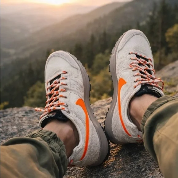 Nike Trail Sneakers Beige Orange Swoosh Cordura Outdoor Shoes Men’s 9.5 NWT - Picture 1 of 14